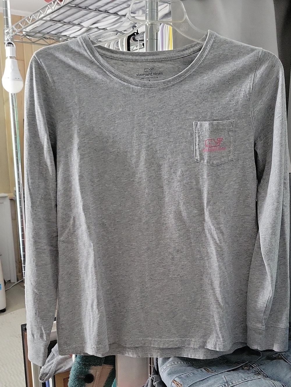 Vineyard Vines Men's Heather Gray Long-Sleeve Pocket Tee with Pink Whale Logo